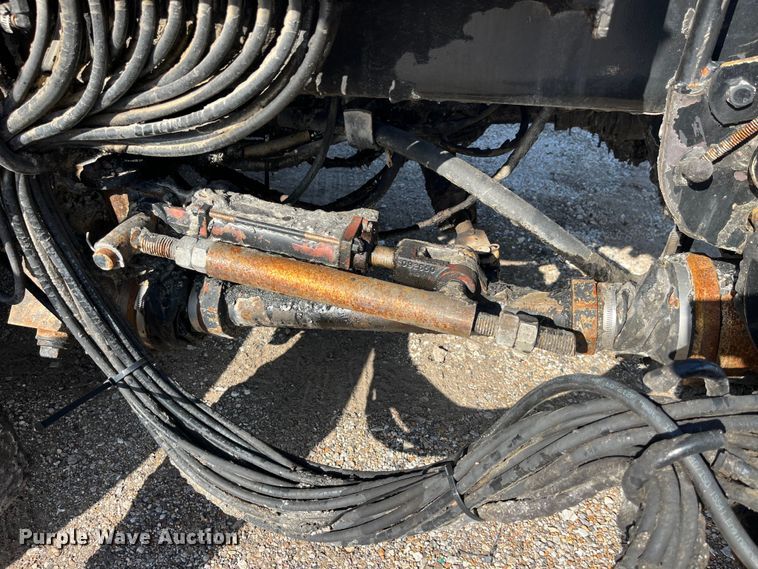 image for item LD9346 2005 Sterling L7500 oil distributor truck