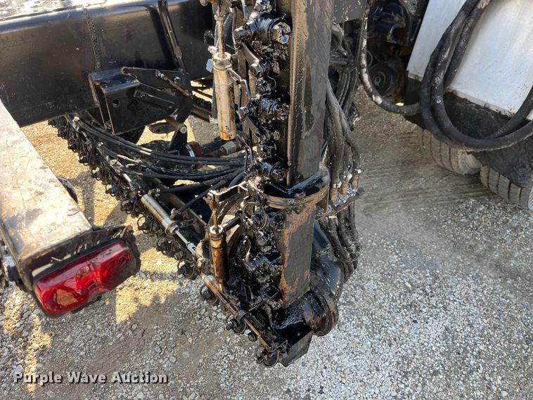 image for item LD9346 2005 Sterling L7500 oil distributor truck