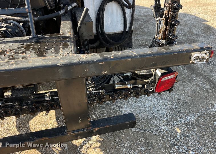 image for item LD9346 2005 Sterling L7500 oil distributor truck