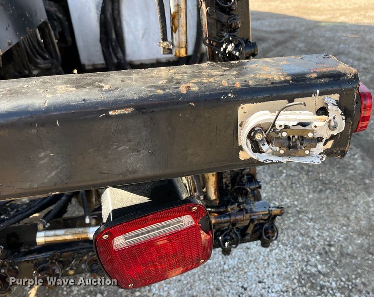 image for item LD9346 2005 Sterling L7500 oil distributor truck