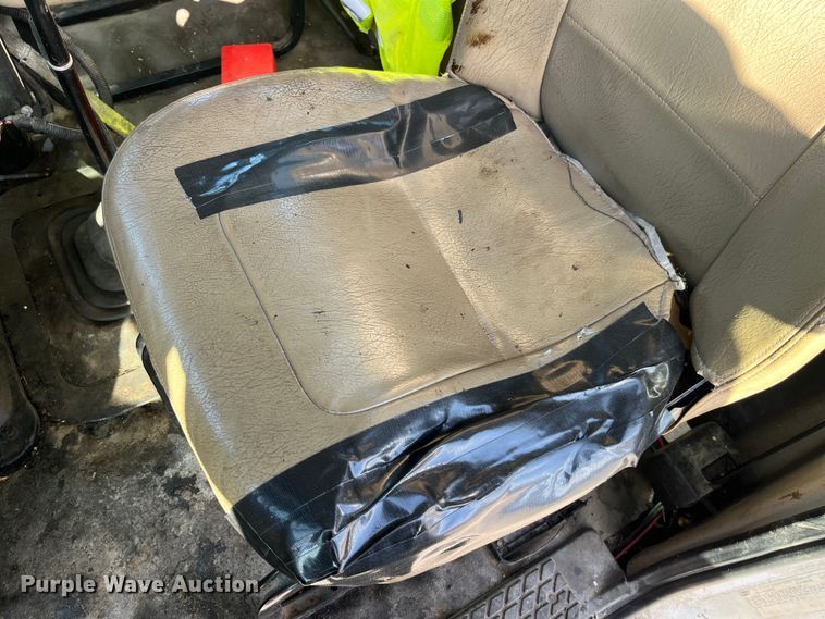 image for item LD9346 2005 Sterling L7500 oil distributor truck