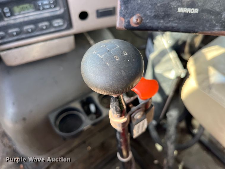 image for item LD9346 2005 Sterling L7500 oil distributor truck