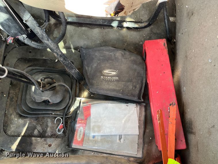 image for item LD9346 2005 Sterling L7500 oil distributor truck