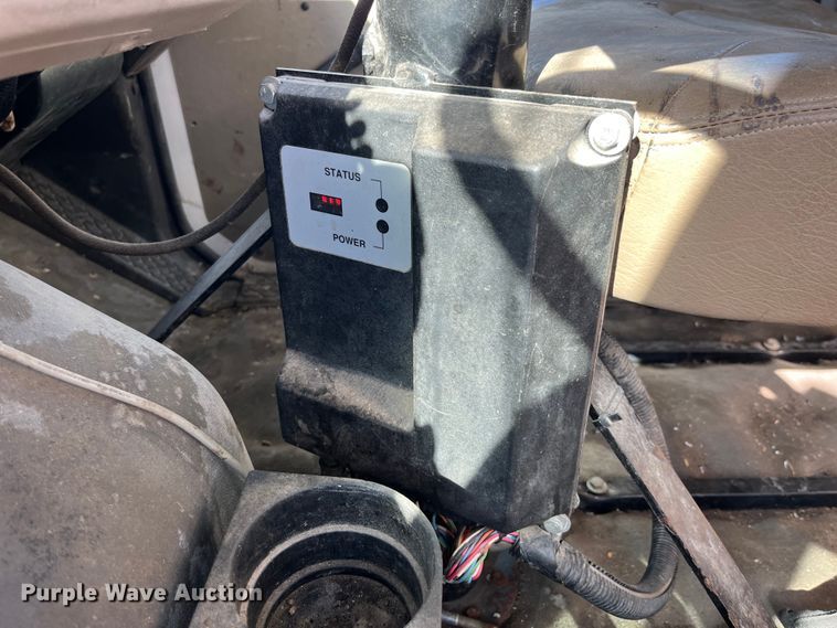 image for item LD9346 2005 Sterling L7500 oil distributor truck