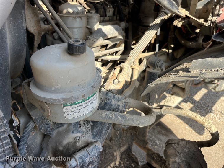 image for item LD9346 2005 Sterling L7500 oil distributor truck