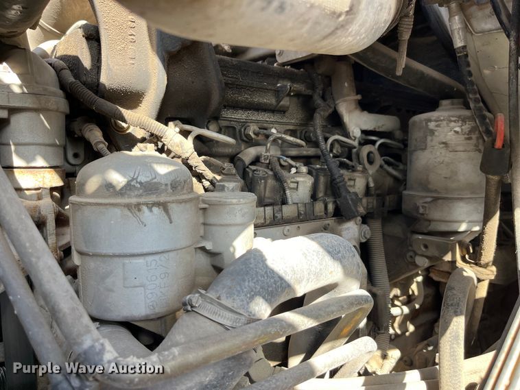 image for item LD9346 2005 Sterling L7500 oil distributor truck