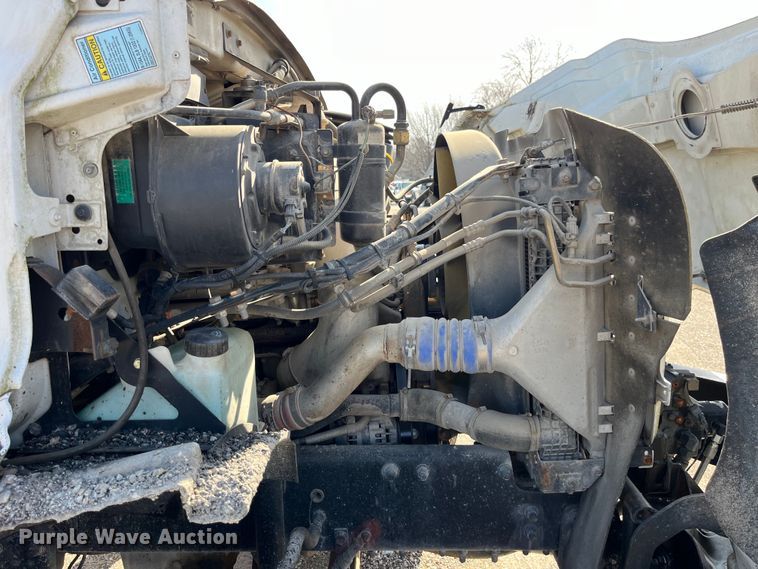 image for item LD9346 2005 Sterling L7500 oil distributor truck