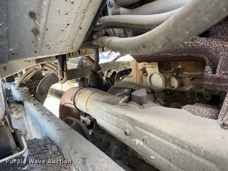 image for item LD9346 2005 Sterling L7500 oil distributor truck