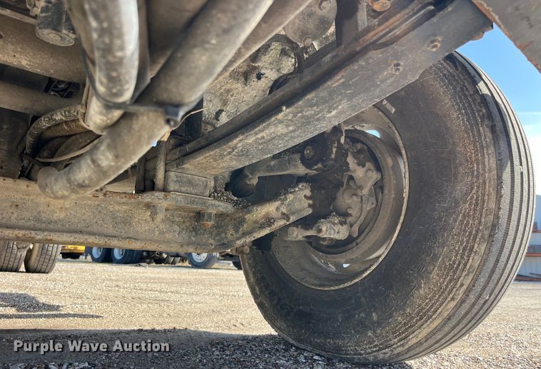 image for item LD9346 2005 Sterling L7500 oil distributor truck