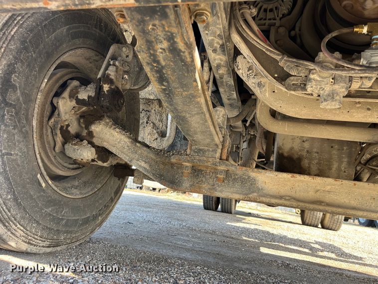 image for item LD9346 2005 Sterling L7500 oil distributor truck