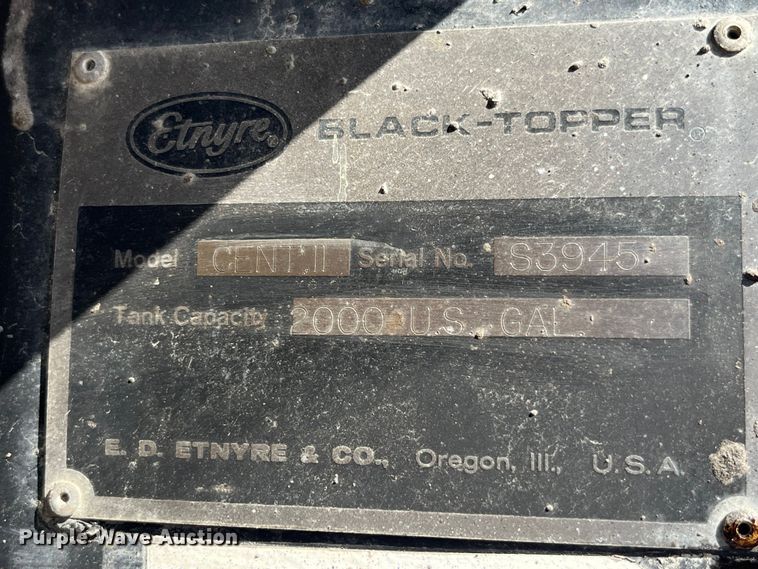 image for item LD9346 2005 Sterling L7500 oil distributor truck