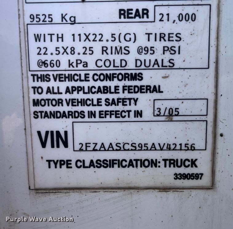 image for item LD9346 2005 Sterling L7500 oil distributor truck