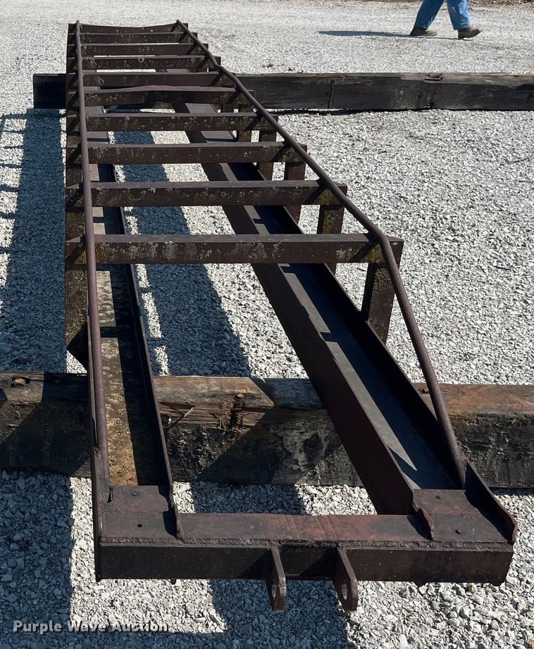 image for item LD9362 Pile driver