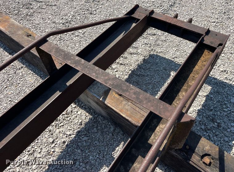 image for item LD9362 Pile driver