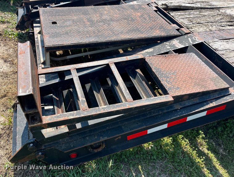 image for item LD9363 2007 Woodworth equipment trailer