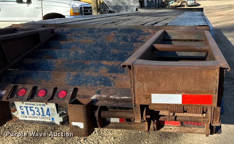 image for item LR9283 2005 Felling  FT-45-2 equipment trailer