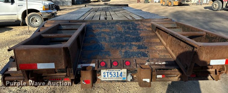 image for item LR9283 2005 Felling  FT-45-2 equipment trailer