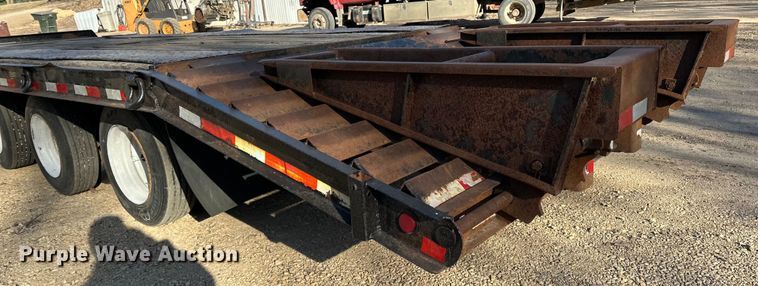 image for item LR9283 2005 Felling  FT-45-2 equipment trailer