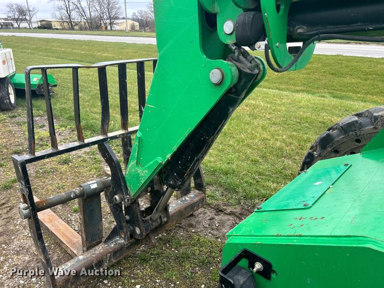 image for item MO9210 2015 JLG Skytrak 6036 telehandler