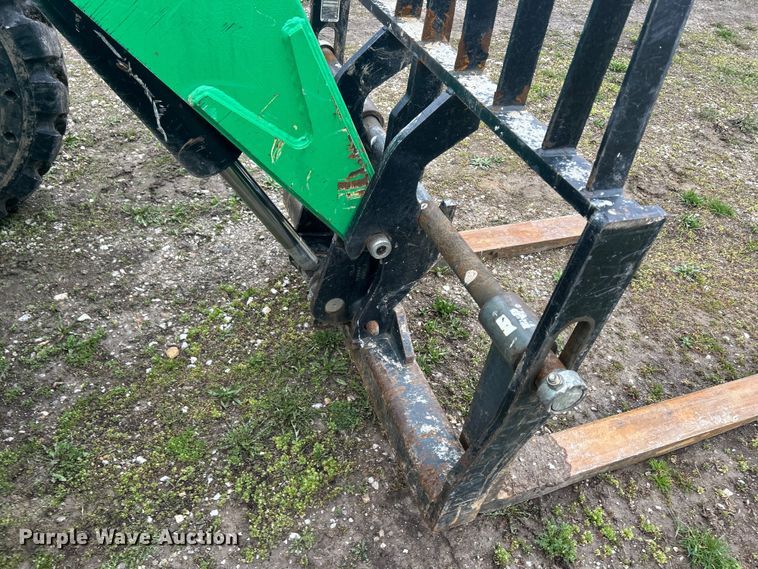 image for item MO9210 2015 JLG Skytrak 6036 telehandler