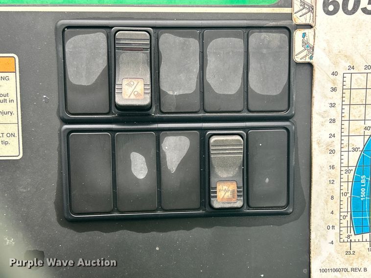 image for item MO9210 2015 JLG Skytrak 6036 telehandler