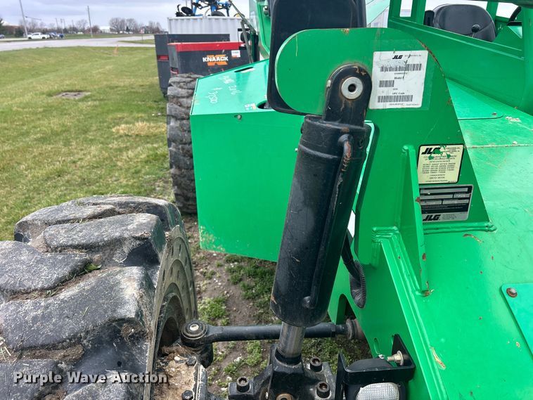 image for item MO9210 2015 JLG Skytrak 6036 telehandler