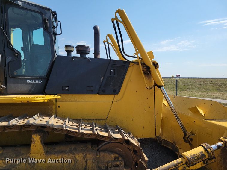 image for item MQ9697 2006 Komatsu D65EX-15E0 dozer