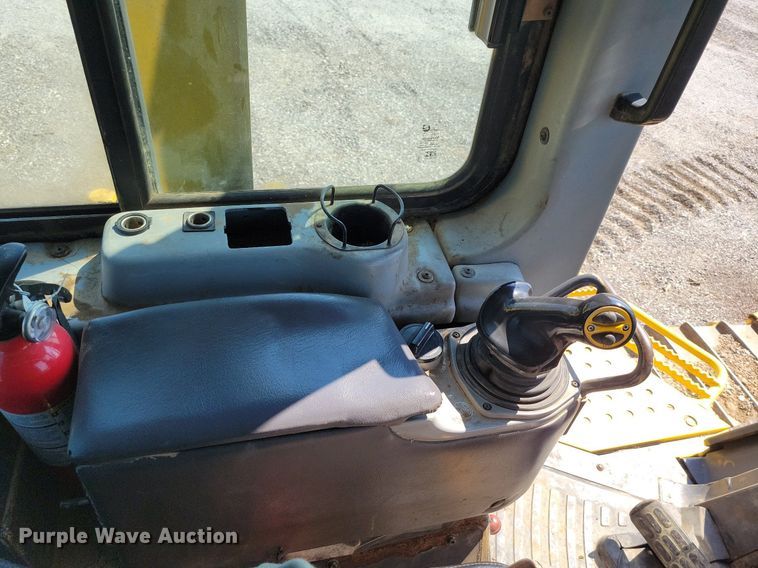 image for item MQ9697 2006 Komatsu D65EX-15E0 dozer