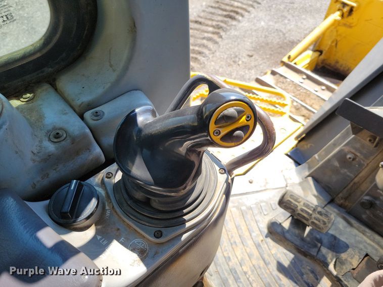 image for item MQ9697 2006 Komatsu D65EX-15E0 dozer