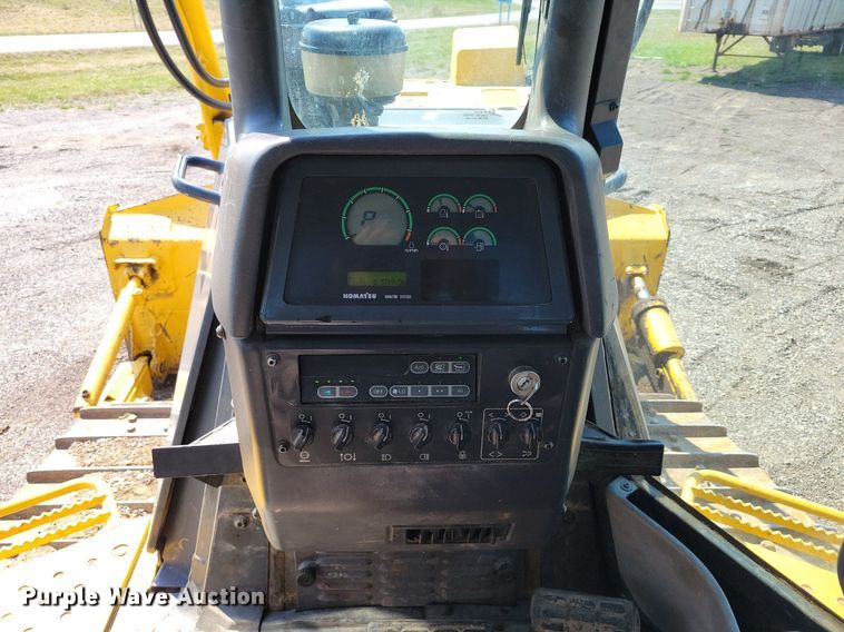 image for item MQ9697 2006 Komatsu D65EX-15E0 dozer