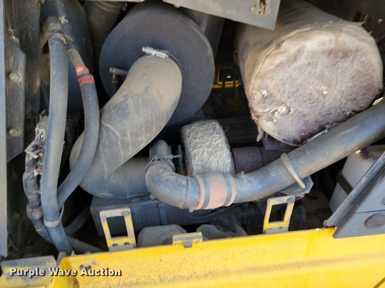 image for item MQ9697 2006 Komatsu D65EX-15E0 dozer