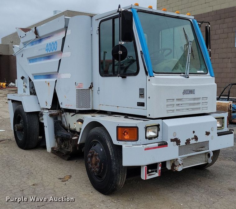 image for item MQ9704 1999 Johnston  4000 street sweeper