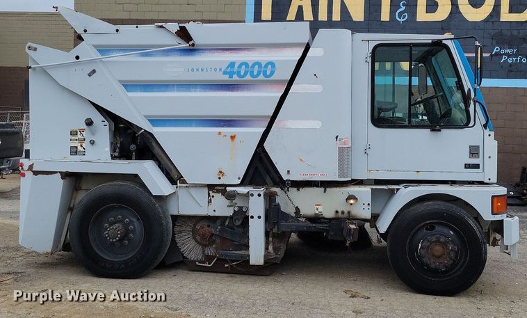 image for item MQ9704 1999 Johnston  4000 street sweeper