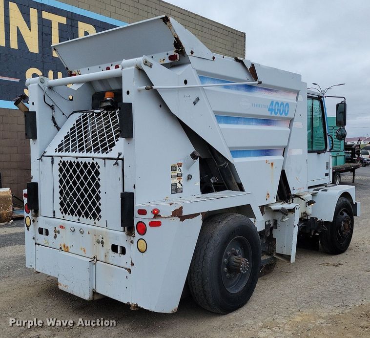 image for item MQ9704 1999 Johnston  4000 street sweeper