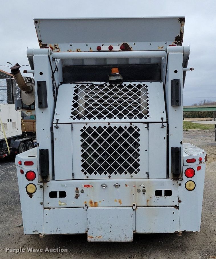 image for item MQ9704 1999 Johnston  4000 street sweeper