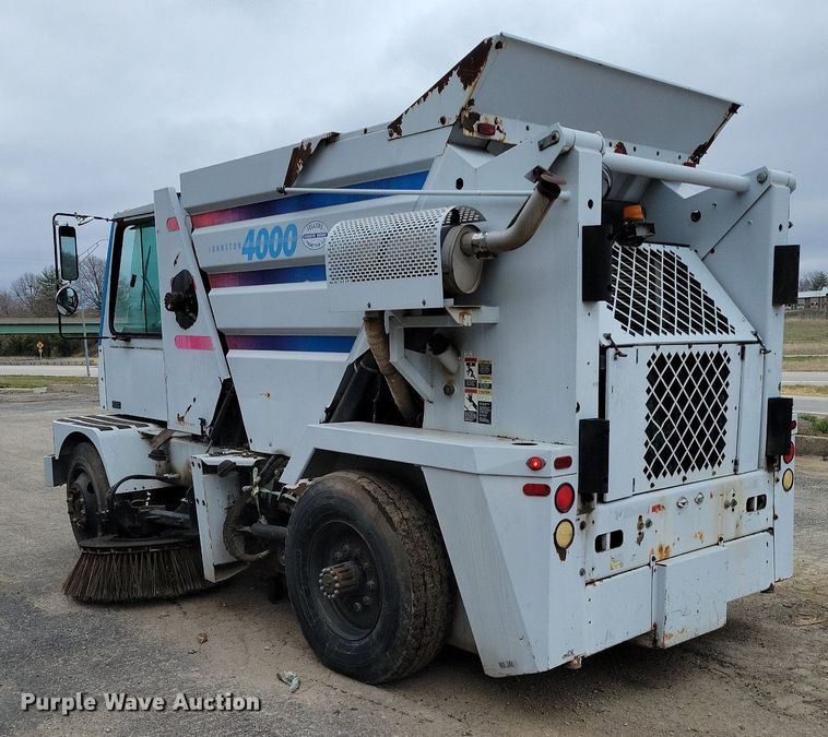 image for item MQ9704 1999 Johnston  4000 street sweeper