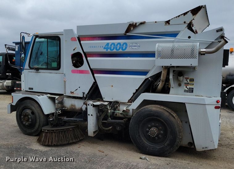 image for item MQ9704 1999 Johnston  4000 street sweeper