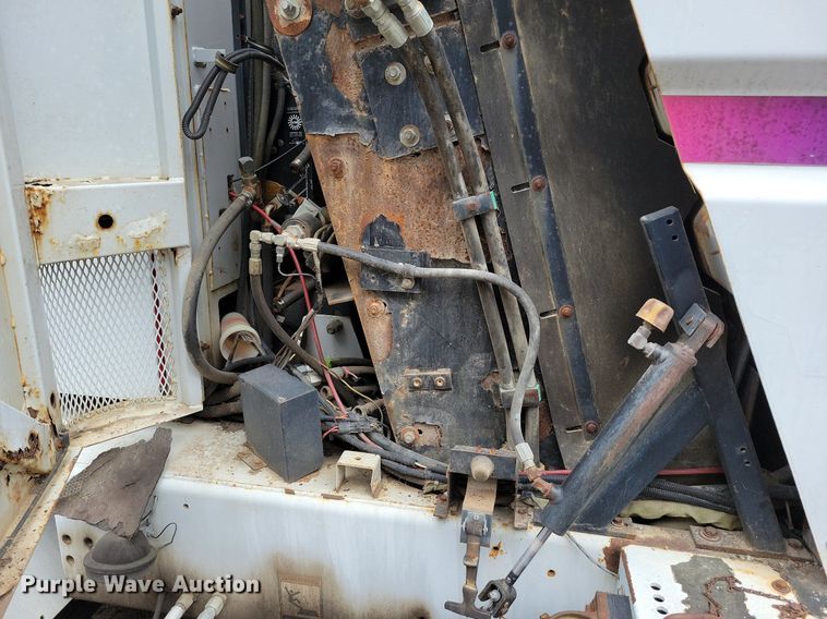 image for item MQ9704 1999 Johnston  4000 street sweeper