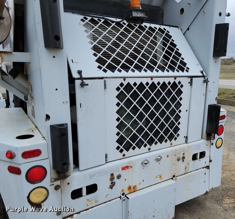 image for item MQ9704 1999 Johnston  4000 street sweeper