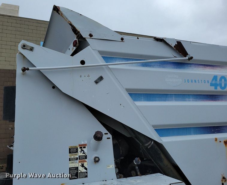 image for item MQ9704 1999 Johnston  4000 street sweeper