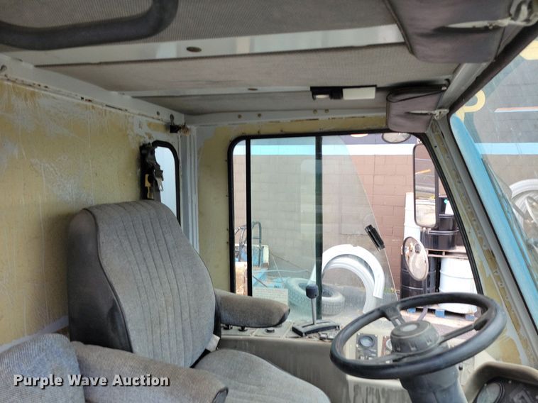 image for item MQ9704 1999 Johnston  4000 street sweeper