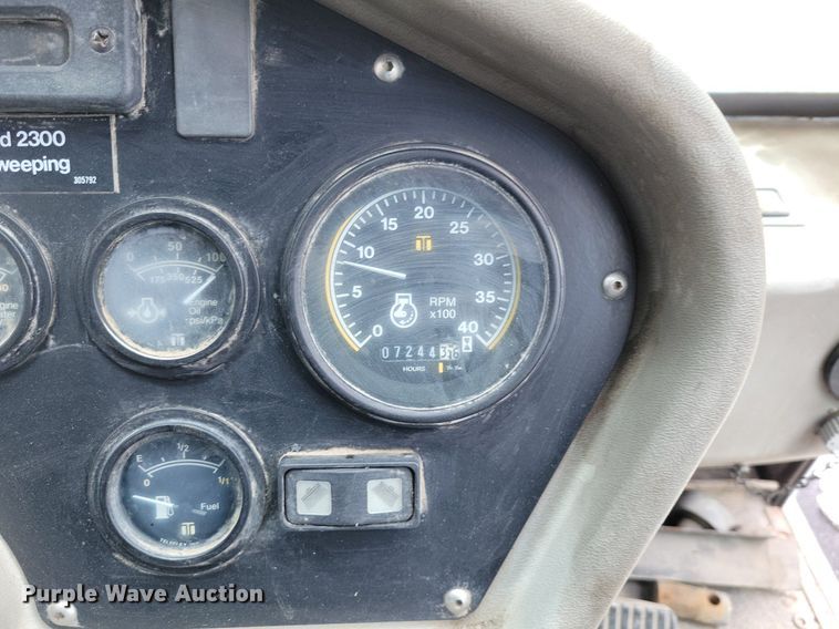 image for item MQ9704 1999 Johnston  4000 street sweeper