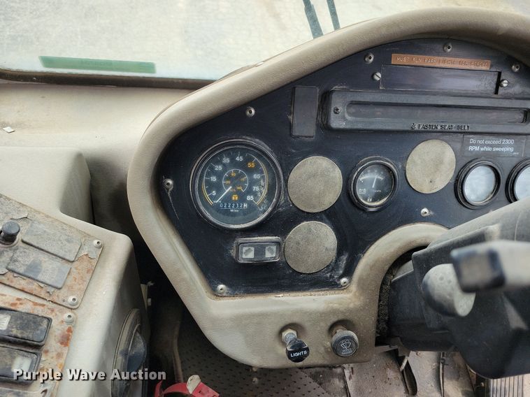 image for item MQ9704 1999 Johnston  4000 street sweeper