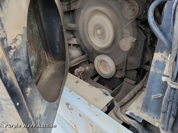 image for item MQ9704 1999 Johnston  4000 street sweeper