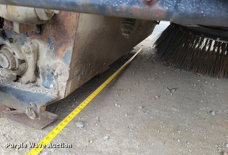 image for item MQ9704 1999 Johnston  4000 street sweeper