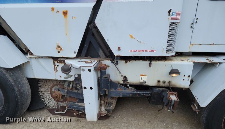 image for item MQ9704 1999 Johnston  4000 street sweeper