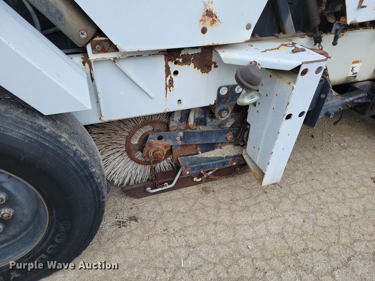 image for item MQ9704 1999 Johnston  4000 street sweeper