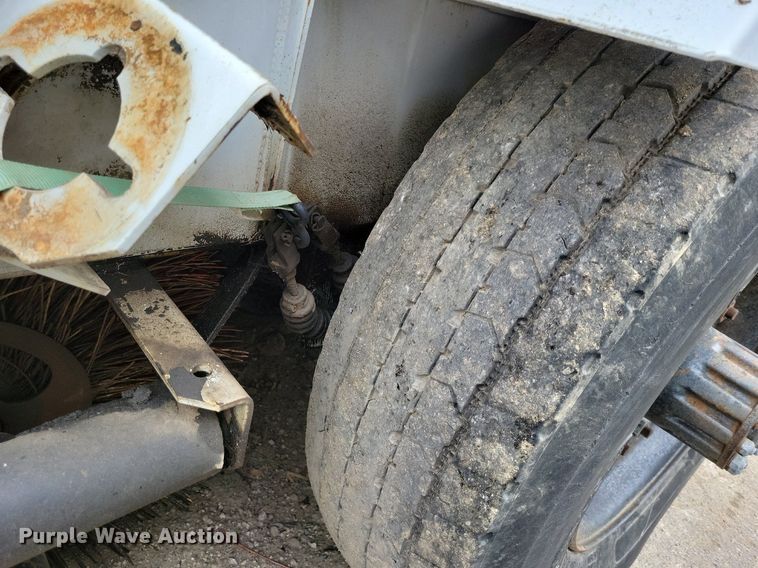 image for item MQ9704 1999 Johnston  4000 street sweeper