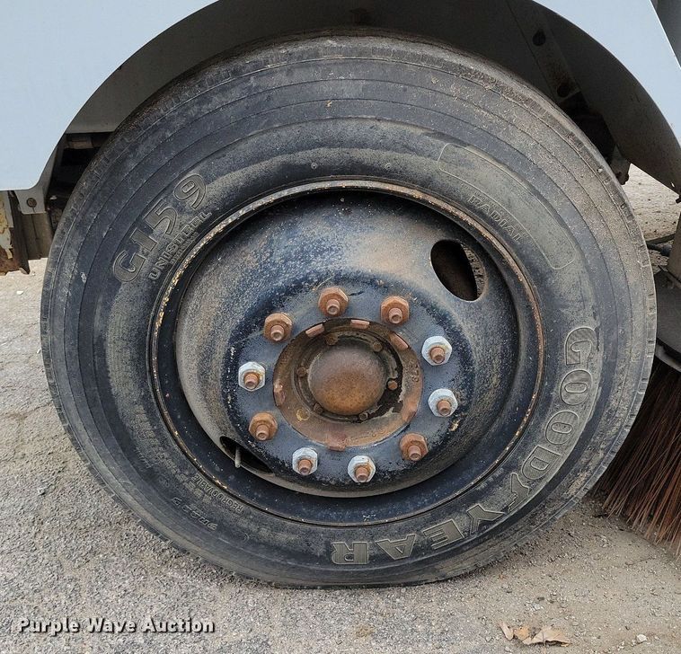 image for item MQ9704 1999 Johnston  4000 street sweeper