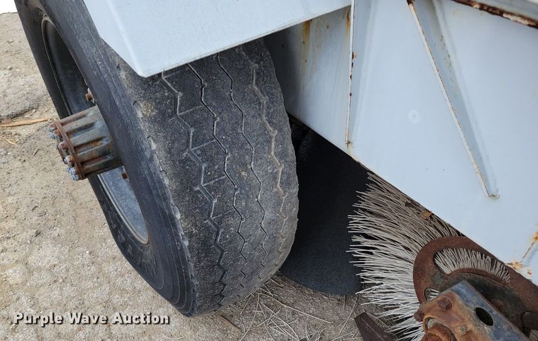 image for item MQ9704 1999 Johnston  4000 street sweeper